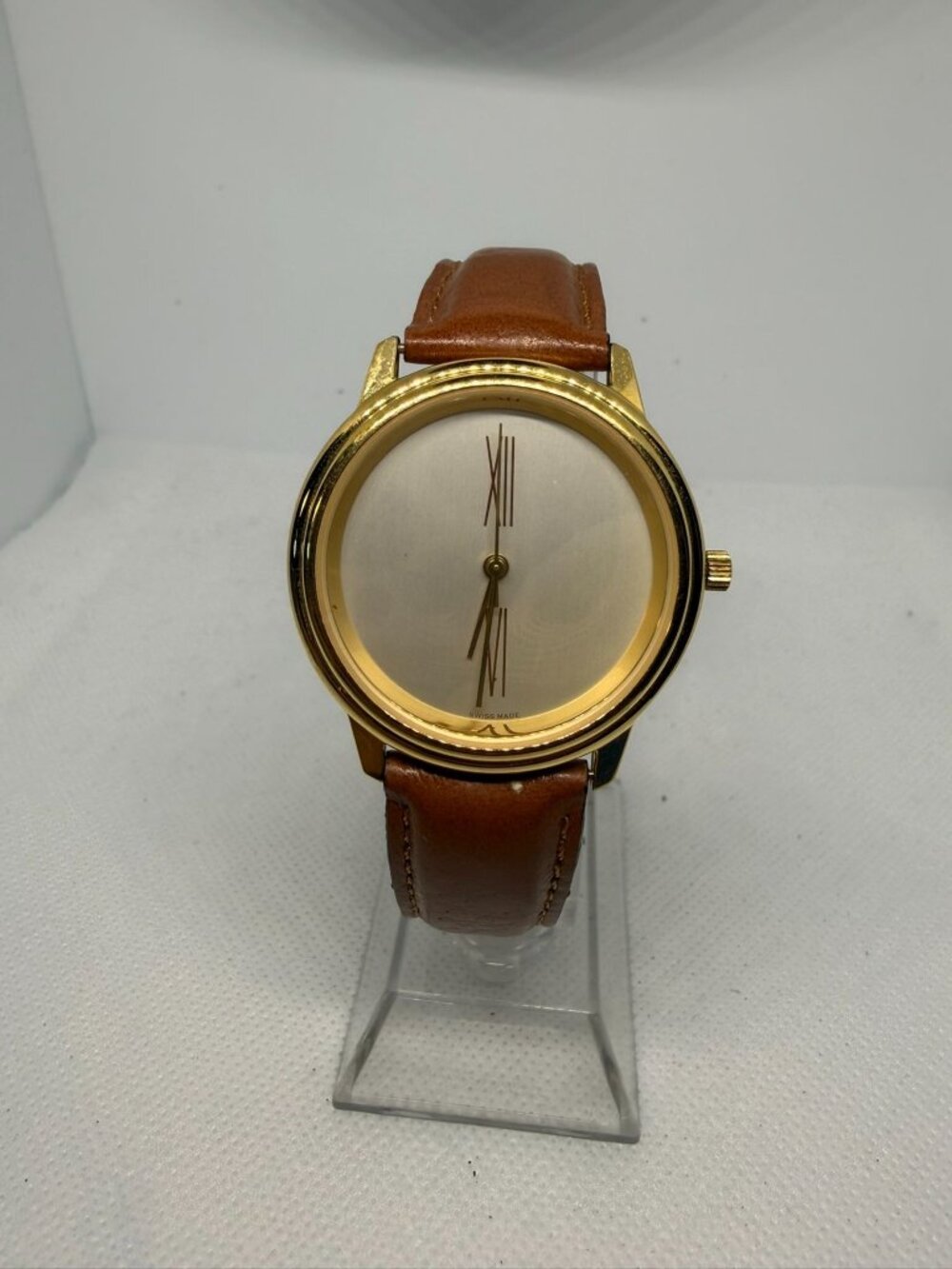 Vintage Swiss Made Men's Gold-Tone Minimalist Two-Numeral Watch Brown Leather
